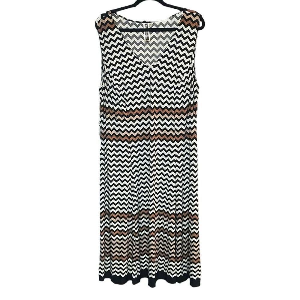 Women’s 16 plus size stretchy long maxi dress JULIAN TAYLOR Chevron print
